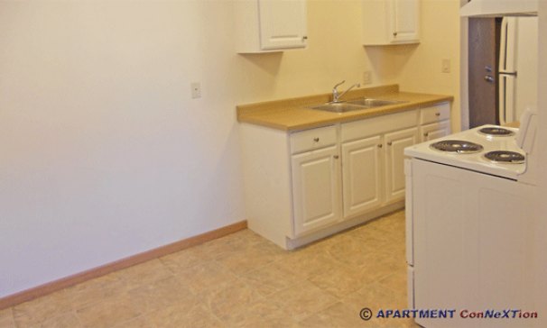 Kitchen & Dining Area