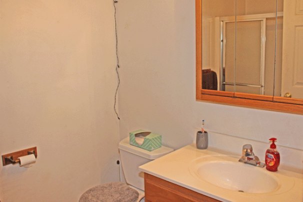 Full Bathroom 2