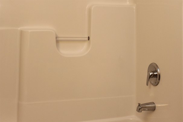 Bathroom 2 Full Tub/Shower