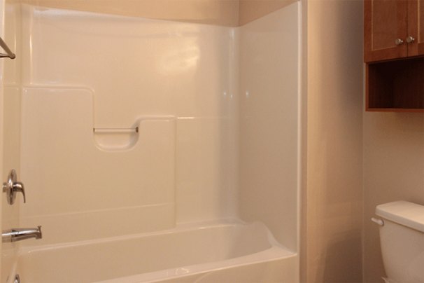Bathroom 2 Full Tub/Shower