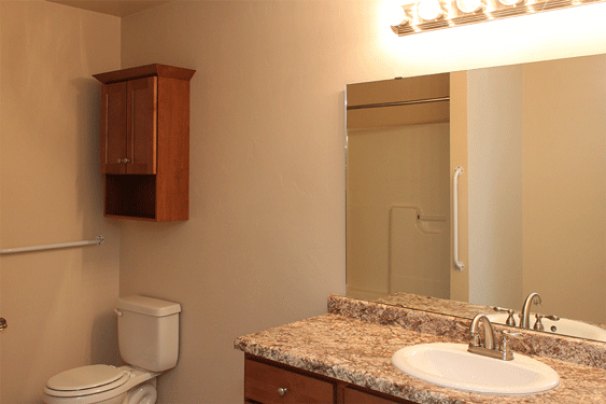Bathroom 2 with Full Tub/Shower