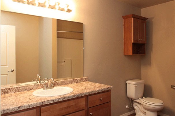 Bathroom 2 with Full Tub/Shower