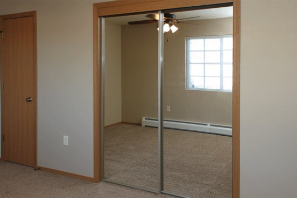 Queen Bedroom 1