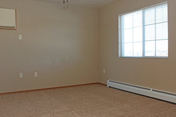 Queen Bedroom 1