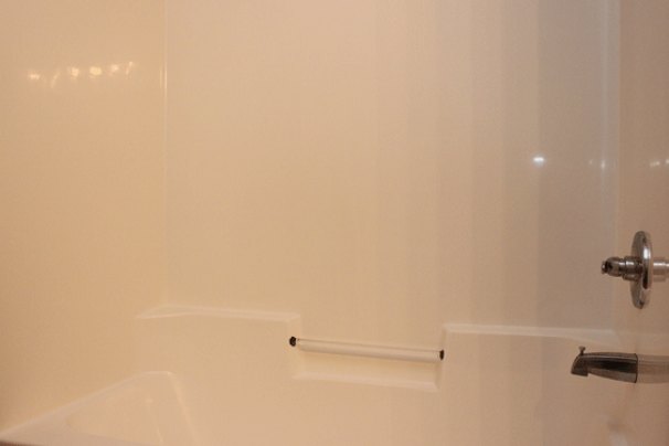 Bathroom Full Tub/Shower