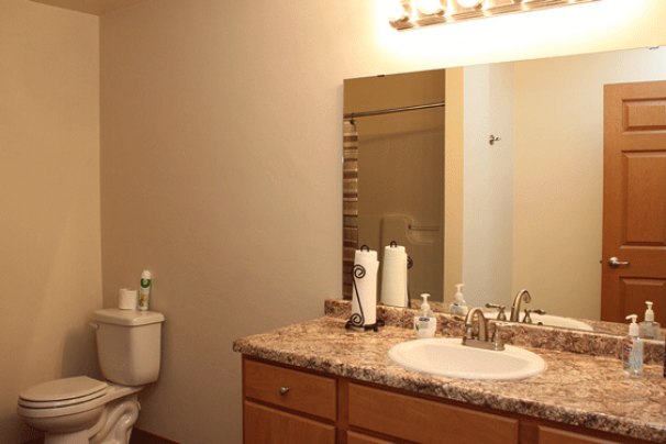 Bathroom 2 with Full Tub/Shower