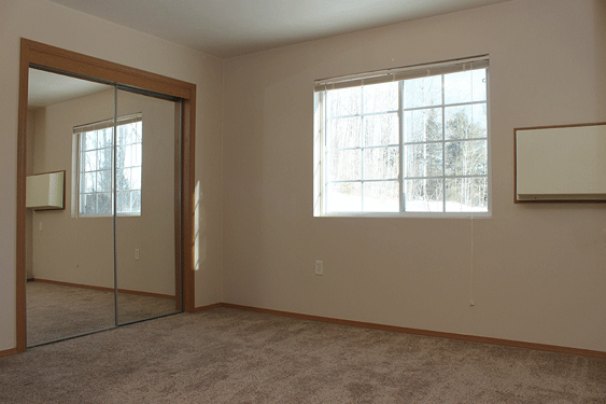 Queen Bedroom 1