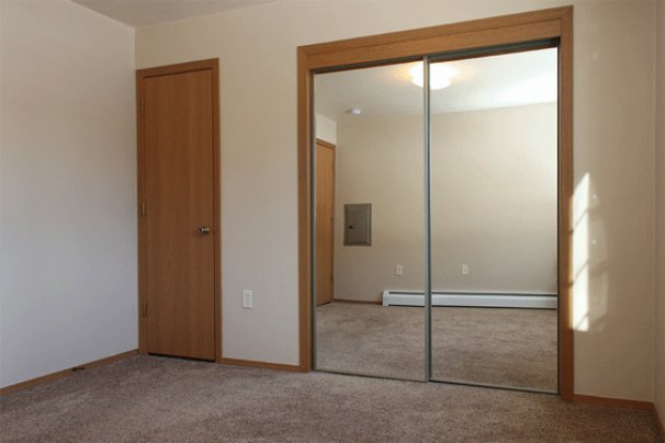Queen Bedroom 1