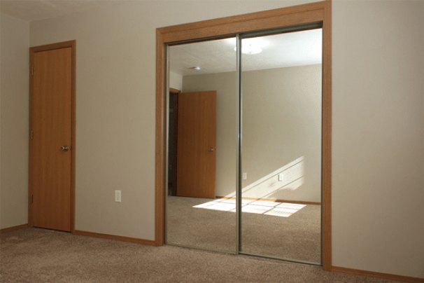 Queen Bedroom 2