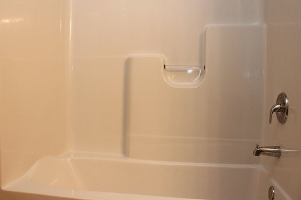 2nd Bathroom Full Tub/Shower