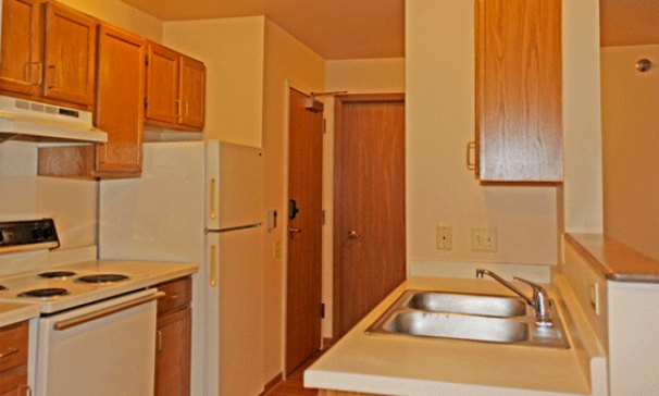 Kitchen (Wood Laminate)