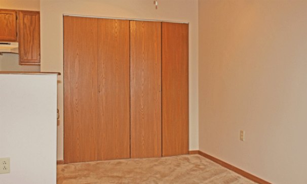 Dining (Vinyl Flooring)