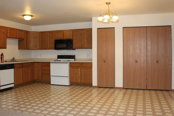 Kitchen & Dining Area