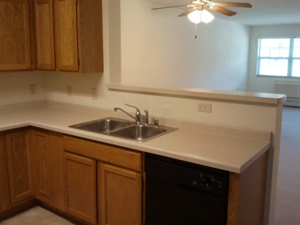 Kitchen (Split Bedroom floor plan)