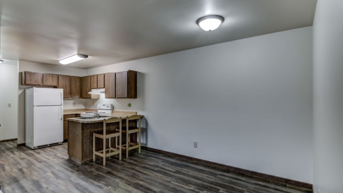 Listing ECM1784 1032 Imperial Circle 516, Eau Claire APARTMENT