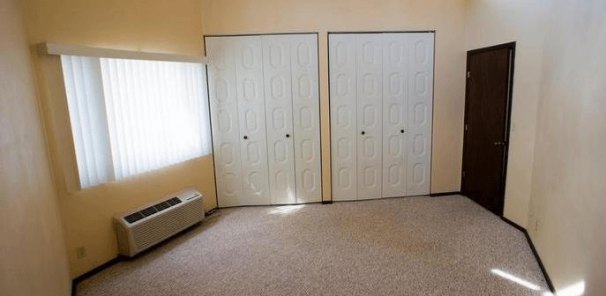 Living / Sleeping Area