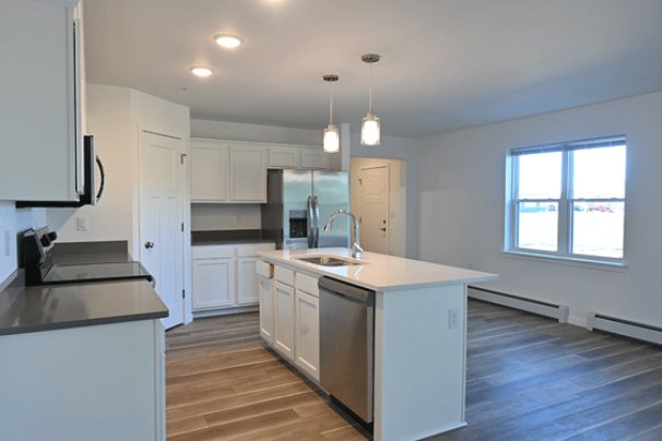 Kitchen & Dining