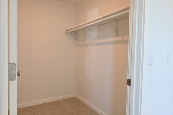 Walk-In-Closet