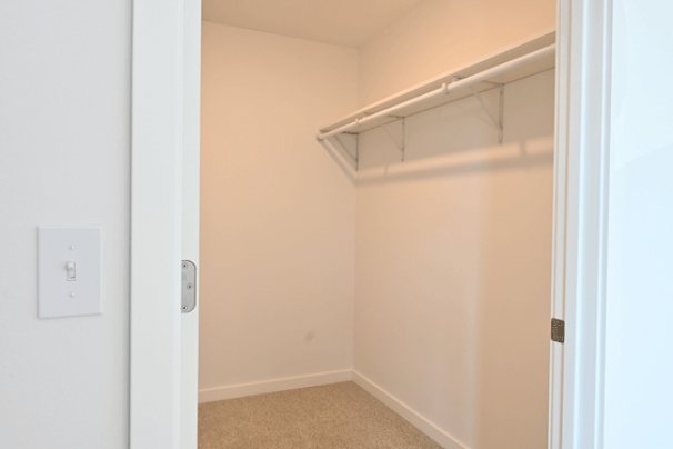 Walk-In-Closet