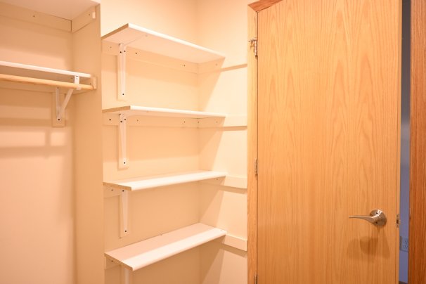 Walk-In-Closet