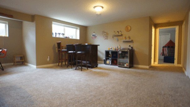 Family Recreation Room with Bar